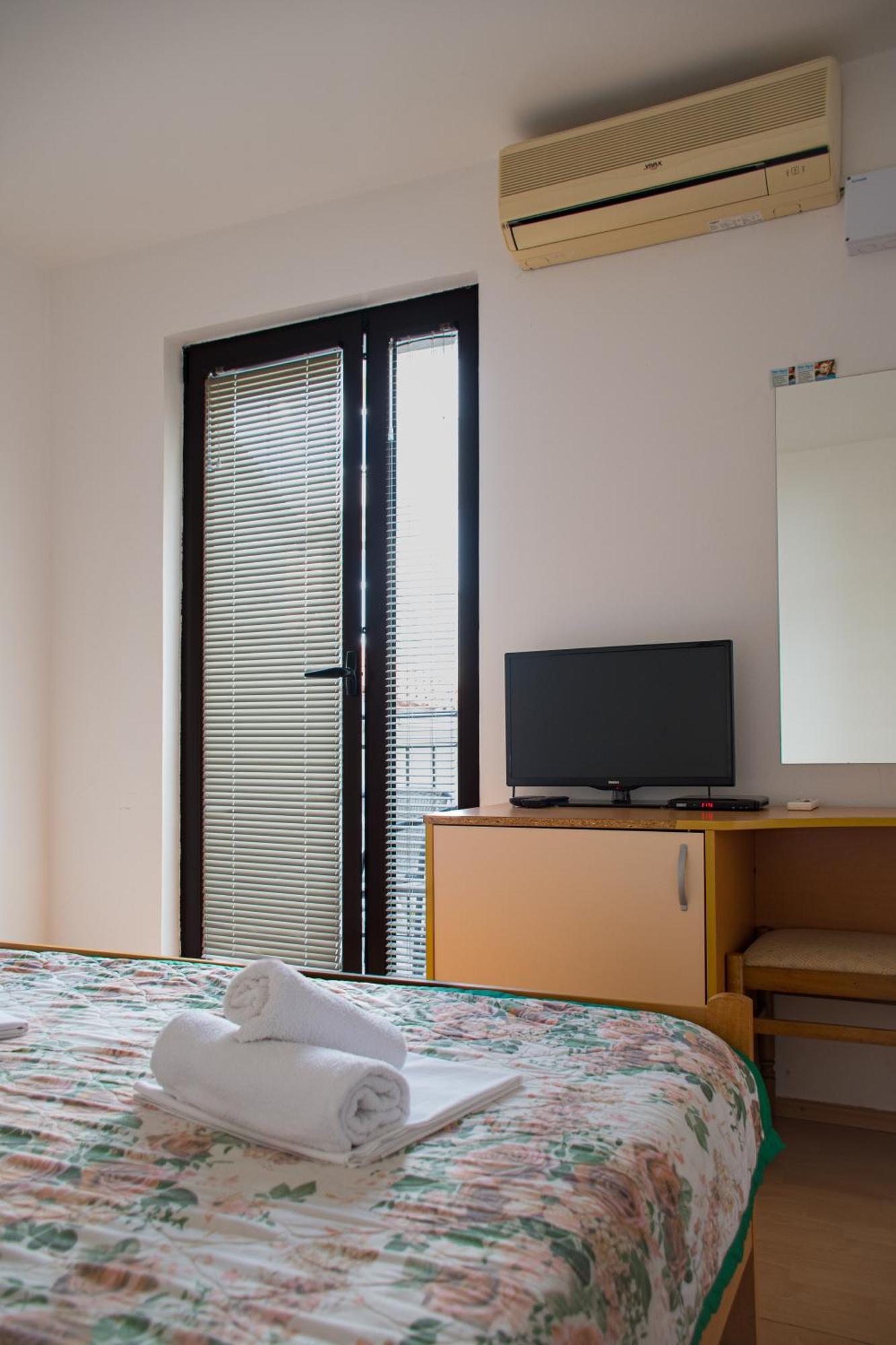 בודווה Villa Vojnic מראה חיצוני תמונה